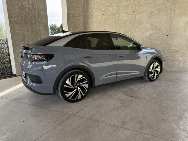 VOLKSWAGEN ID.5 Pro Performance